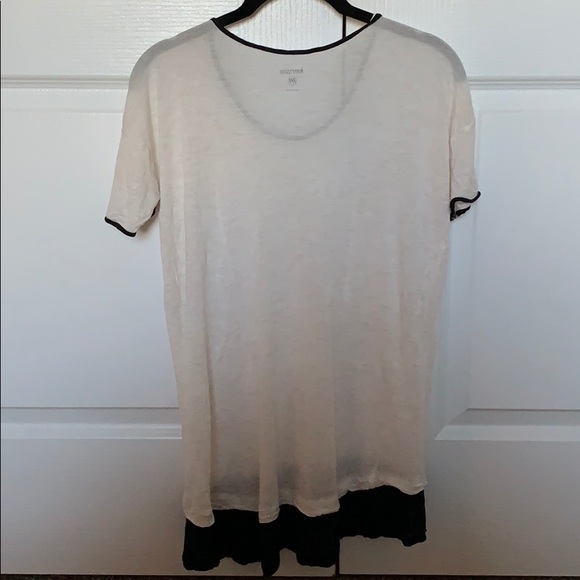 Kensie Hi-Low Top - Picture 2 of 5